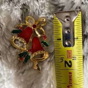 Retro Holiday Style Brooch
